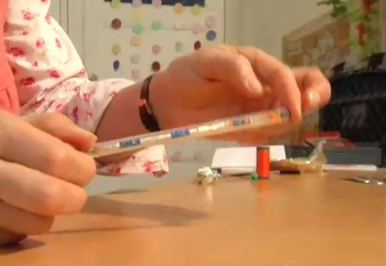 décorer un stylo pour le rendre brillant