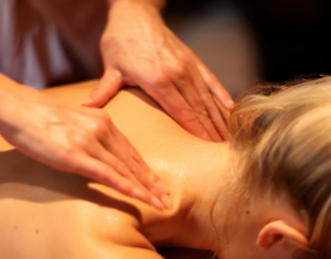 pratiquer un massage du cou