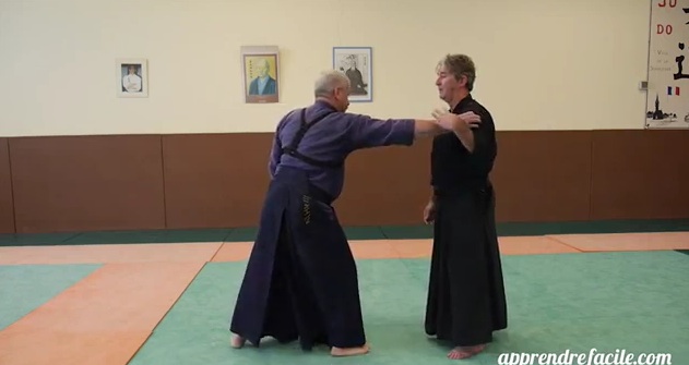 pratiquer l'aikido : katadori (saisie à l'épaule)